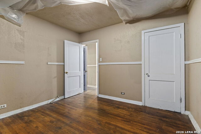 2330 Waverly Avenue Property Photo 12