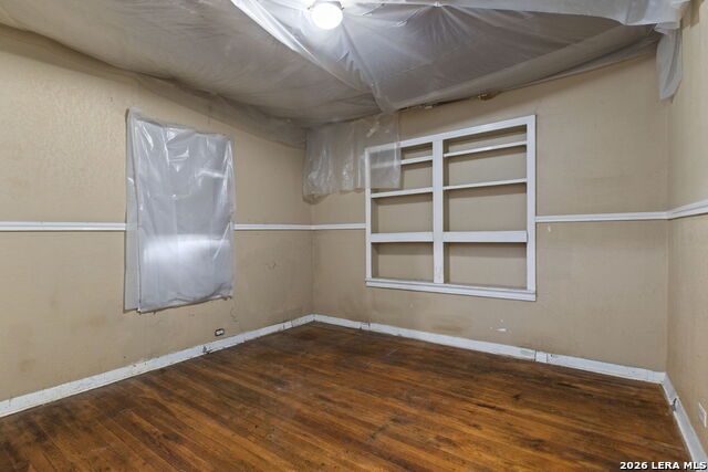 2330 Waverly Avenue Property Photo 13