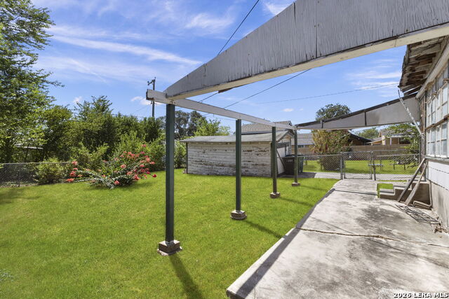 2330 Waverly Avenue Property Photo 20