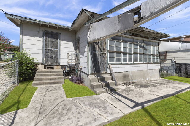 2330 Waverly Avenue Property Photo 21
