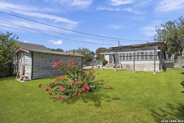 2330 Waverly Avenue Property Photo 23