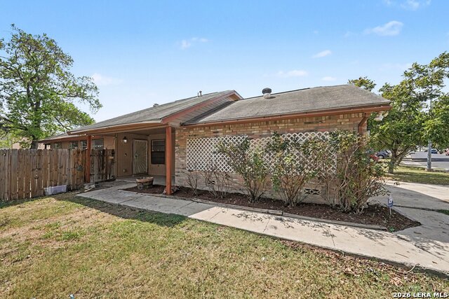 11416 Hatchet Pass Dr Property Photo 5