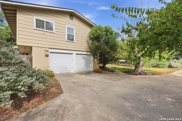 1102 Haltown Dr Property Photo 5