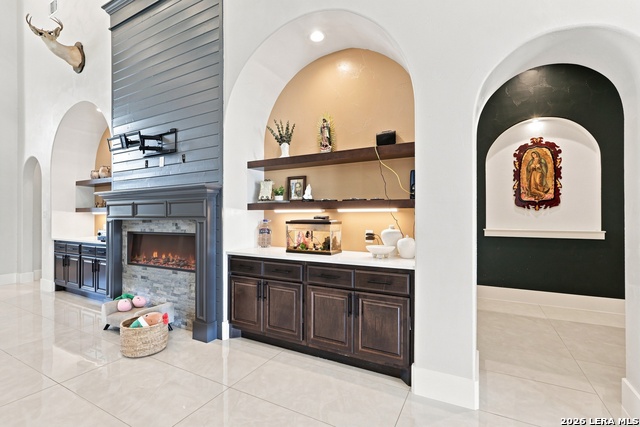 14906 Somerset Property Photo 9