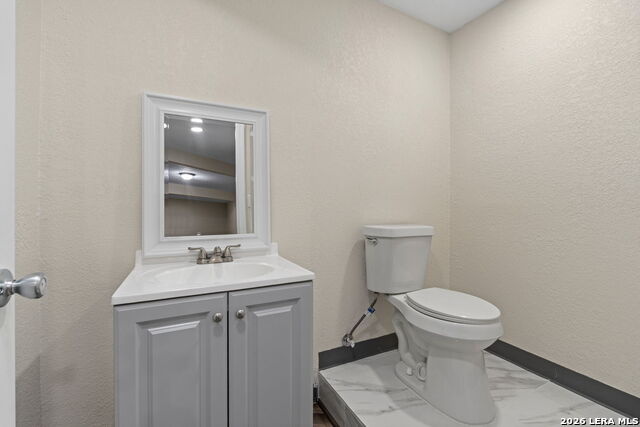 617 E Guenther St Property Photo 41