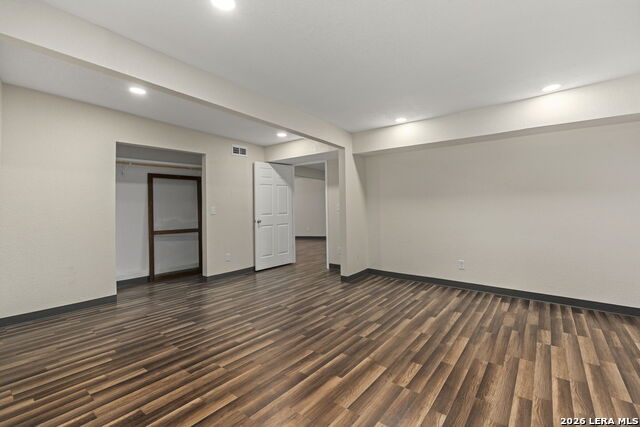 617 E Guenther St Property Photo 44