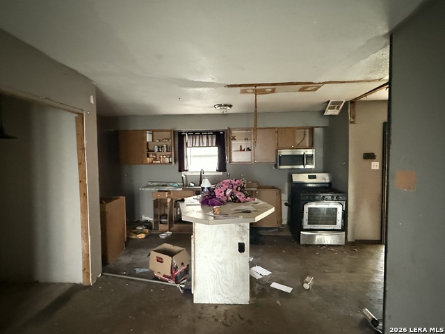 146 Tipperary Ave Property Photo 3