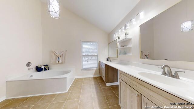 10718 Mustang Rdg. Property Photo 13