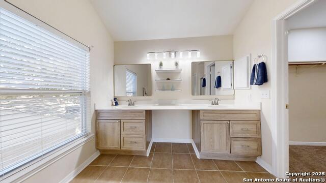 10718 Mustang Rdg. Property Photo 14