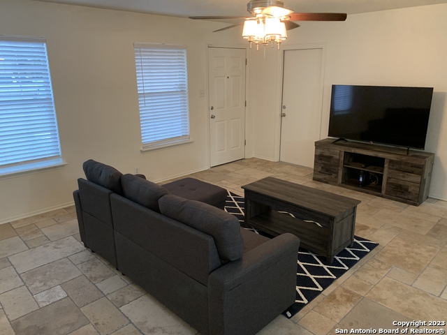 10615 Shaenview Property Photo 3
