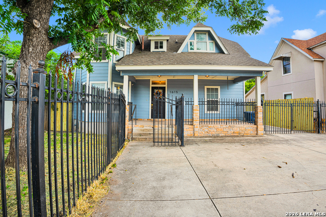 1615 W Commerce St Property Photo 1
