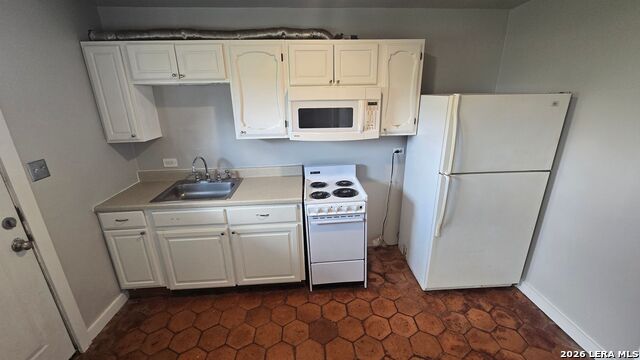 2614 MONTEREY ST Property Photo 1