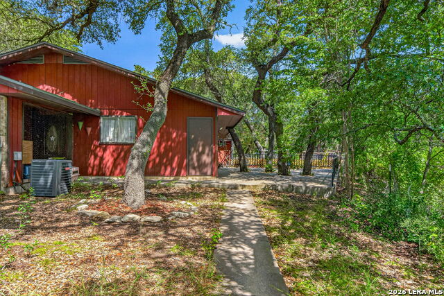 405 Fm 1376 Property Photo 28