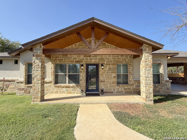 300 Bluebonnet Ave Property Photo 3
