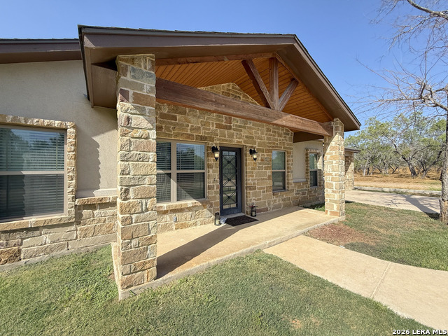 300 Bluebonnet Ave Property Photo 4