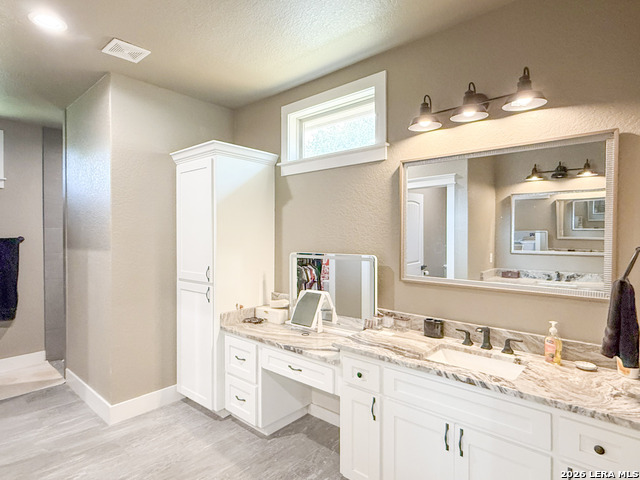 300 Bluebonnet Ave Property Photo 13