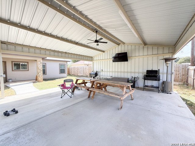 300 Bluebonnet Ave Property Photo 25
