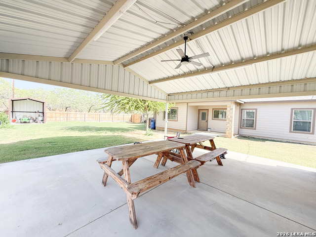 300 Bluebonnet Ave Property Photo 26