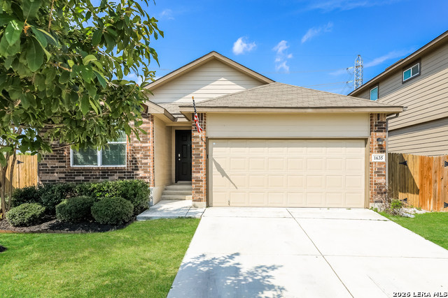 1635 Tree Run Property Photo 1