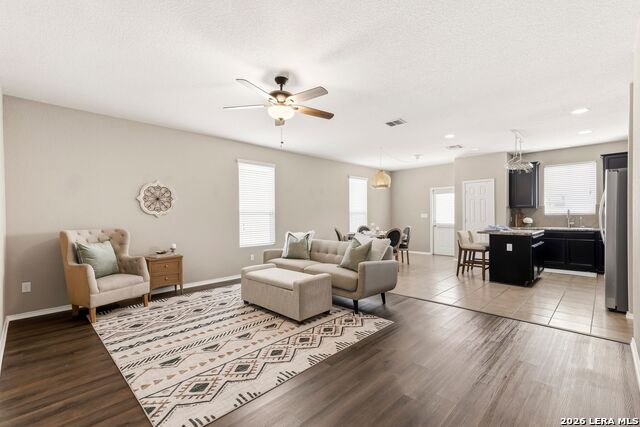 10142 Round Rdg Property Photo 6