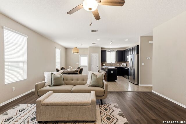 10142 Round Rdg Property Photo 8
