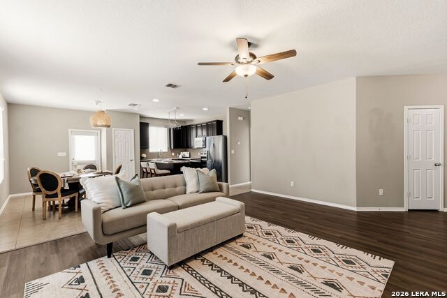 10142 Round Rdg Property Photo 9
