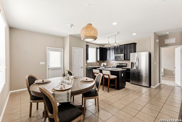 10142 Round Rdg Property Photo 10