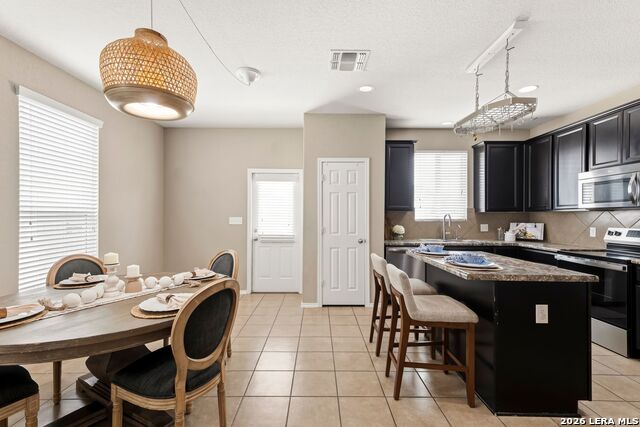 10142 Round Rdg Property Photo 11