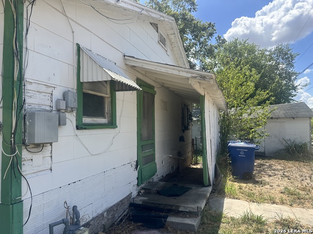 738 W Harding Property Photo 16