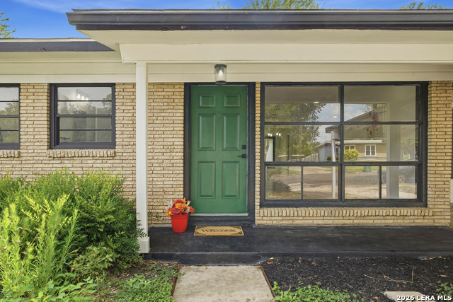 210 W Glenview Property Photo 1