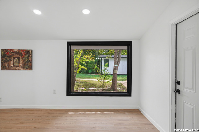 210 W Glenview Property Photo 13