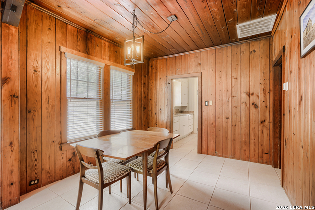 19706 Grey Forest Dr Property Photo 7
