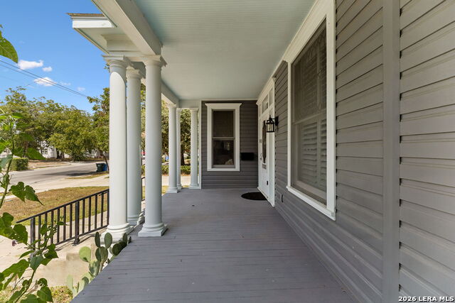 419 N River St Property Photo 4