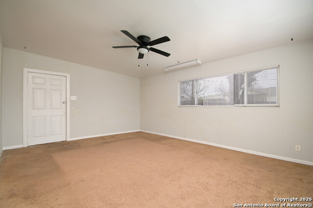 403 Pilgrim Dr Property Photo 4