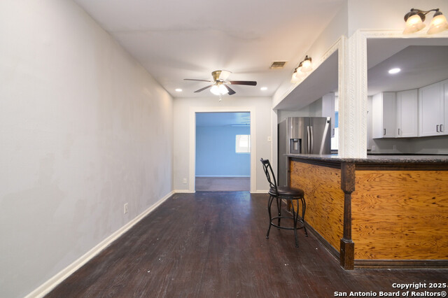 403 Pilgrim Dr Property Photo 6