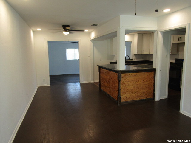 403 Pilgrim Dr Property Photo 7