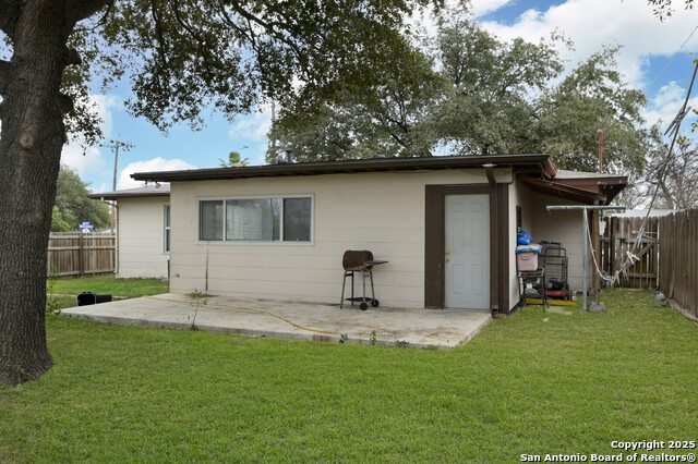 403 Pilgrim Dr Property Photo 16