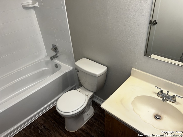 822 Meadow Dale Property Photo 7