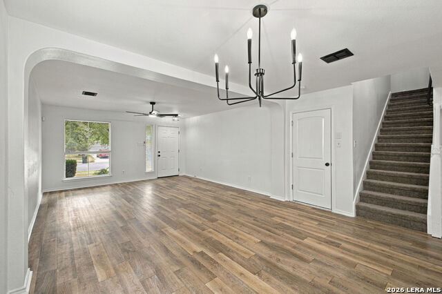 9007 Walnut Spgs Property Photo 5