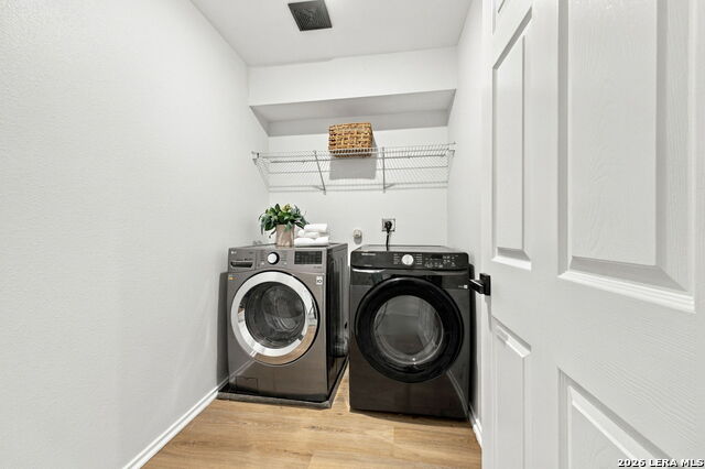 9007 Walnut Spgs Property Photo 18