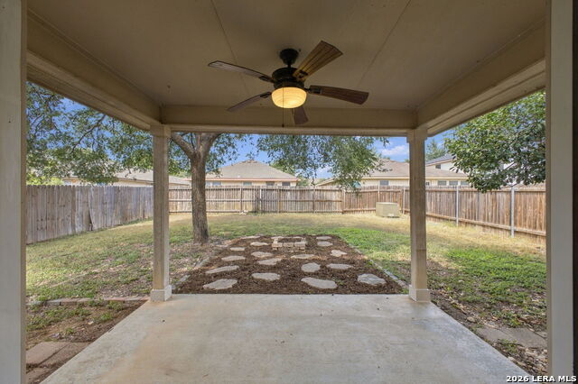 9007 Walnut Spgs Property Photo 19