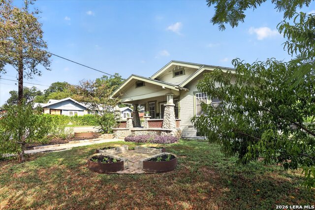 1039 W Russell Pl Property Photo 4