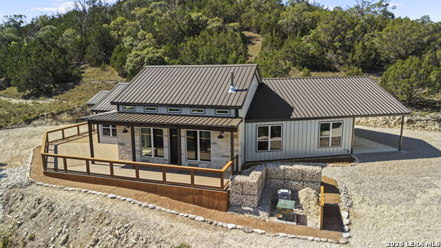 206 Valley Rd Property Photo 4