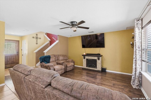 911 Trilby Property Photo 4