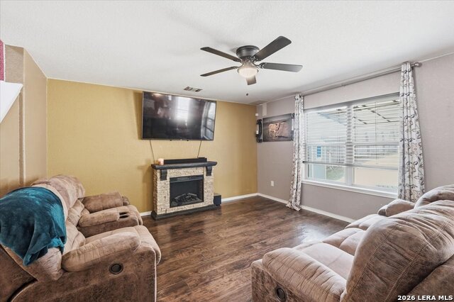 911 Trilby Property Photo 5