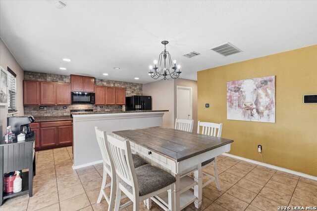 911 Trilby Property Photo 7