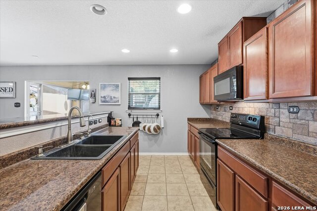 911 Trilby Property Photo 10