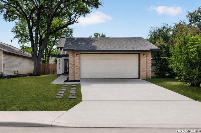 9258 Points Edge Property Photo 3