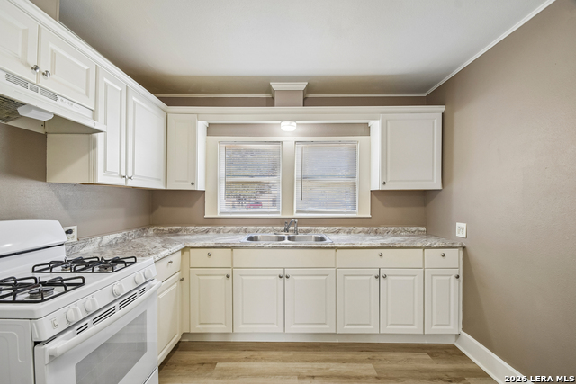 306 E Bowie St Property Photo 15