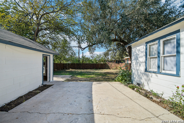 306 E Bowie St Property Photo 30